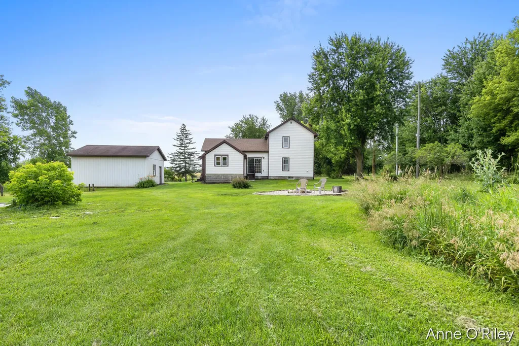 2811 E Vermontville Highway Unknown City MI 48813
