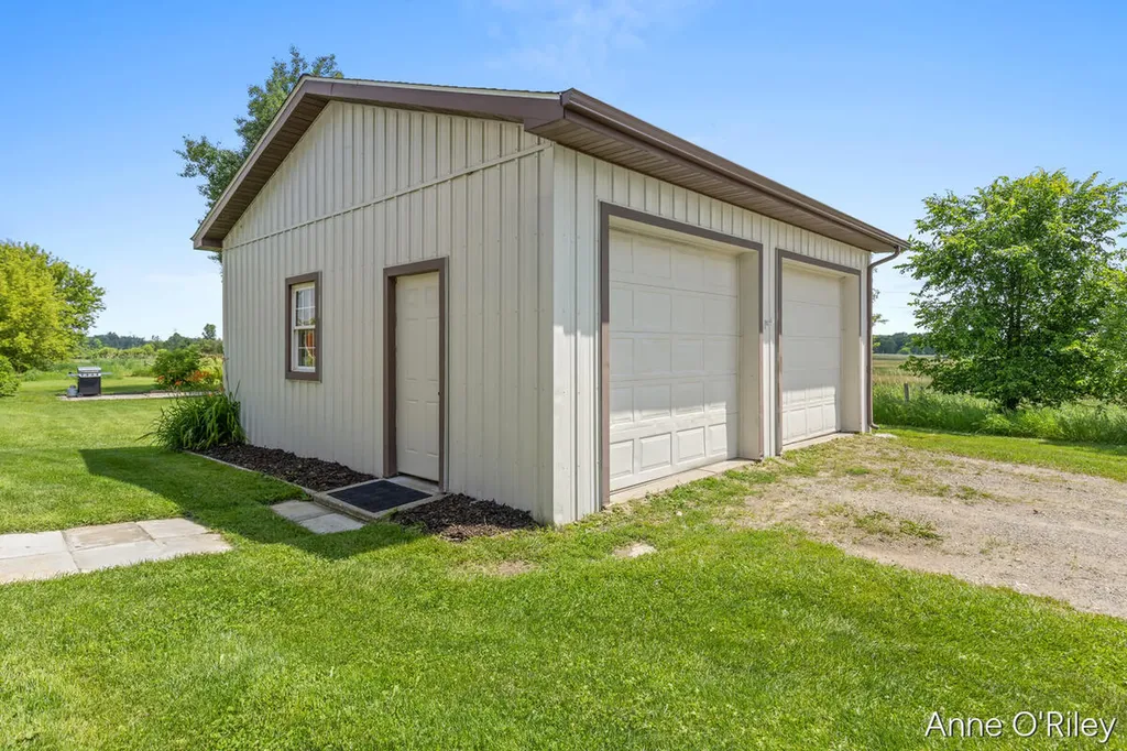 2811 E Vermontville Highway Unknown City MI 48813