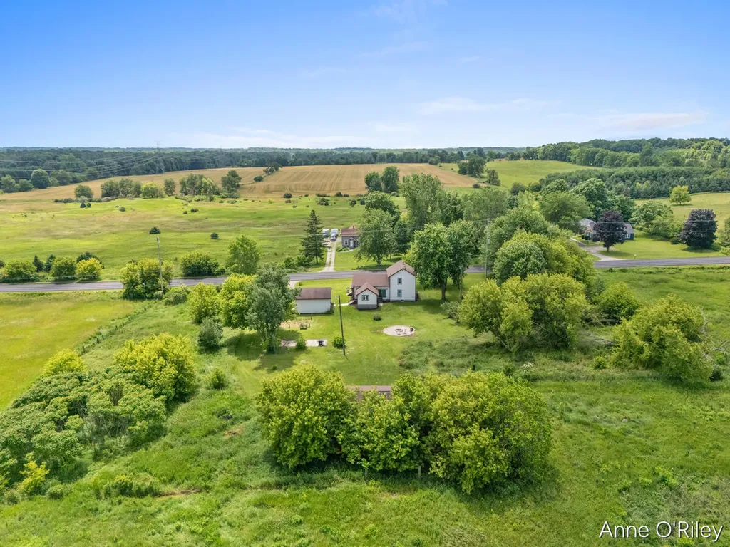 2811 E Vermontville Highway Unknown City MI 48813