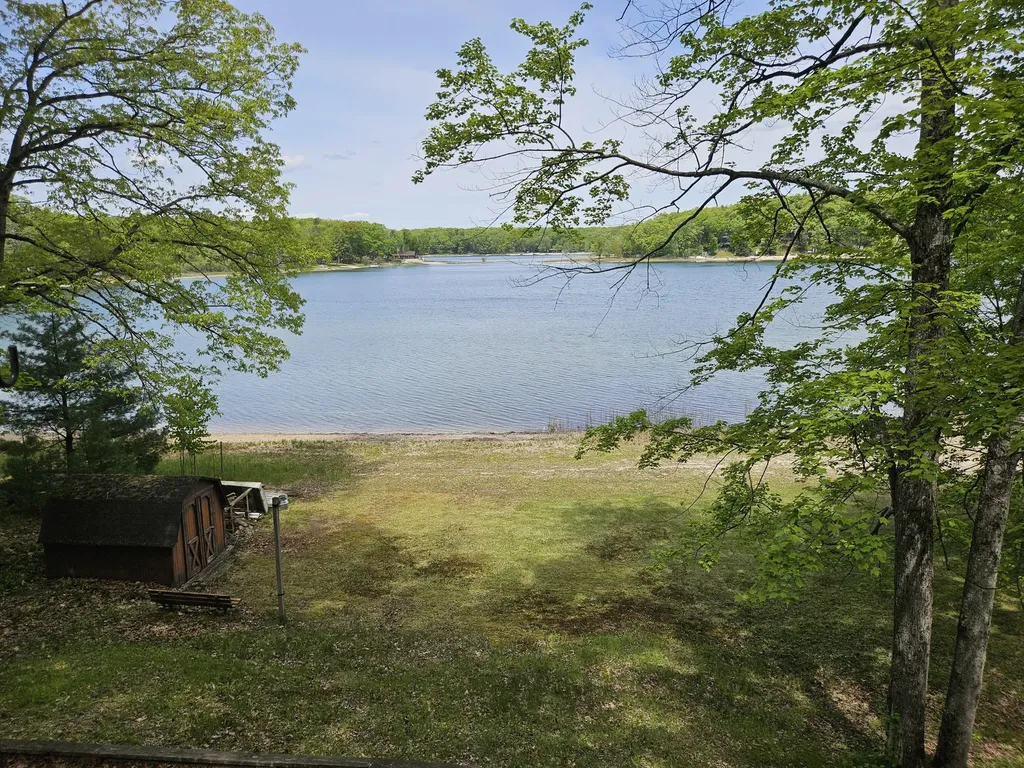 8862 W Rainbow Lake Drive Lake Township MI 49304