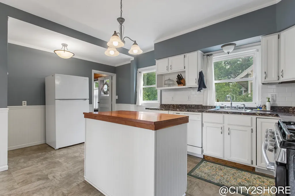 2317 Collingwood Avenue SW Wyoming City MI 49519