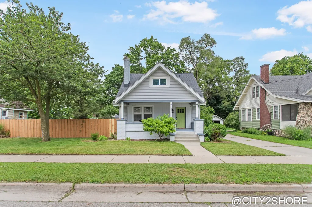 2317 Collingwood Avenue SW Wyoming City MI 49519