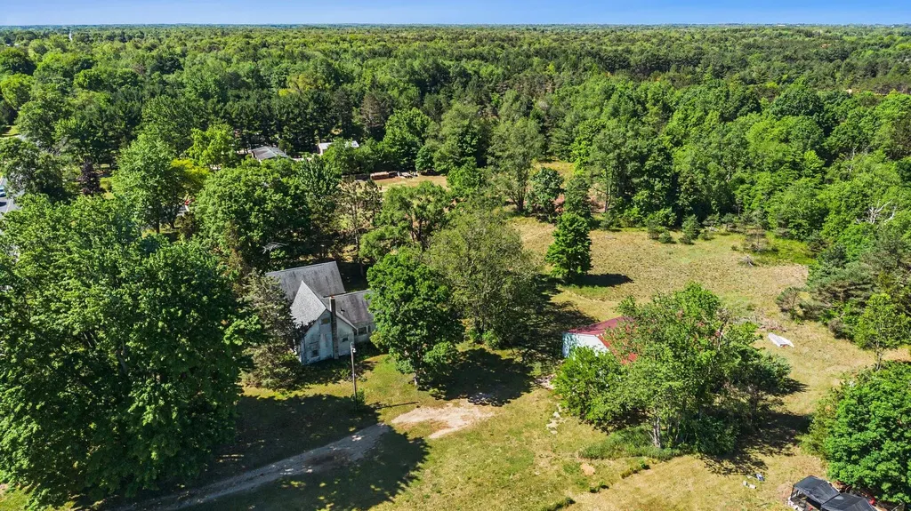 194 66th Street Casco Township MI 49090