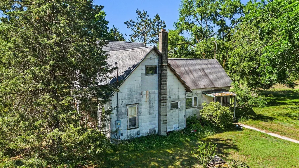 194 66th Street Casco Township MI 49090