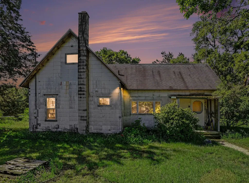 194 66th Street Casco Township MI 49090
