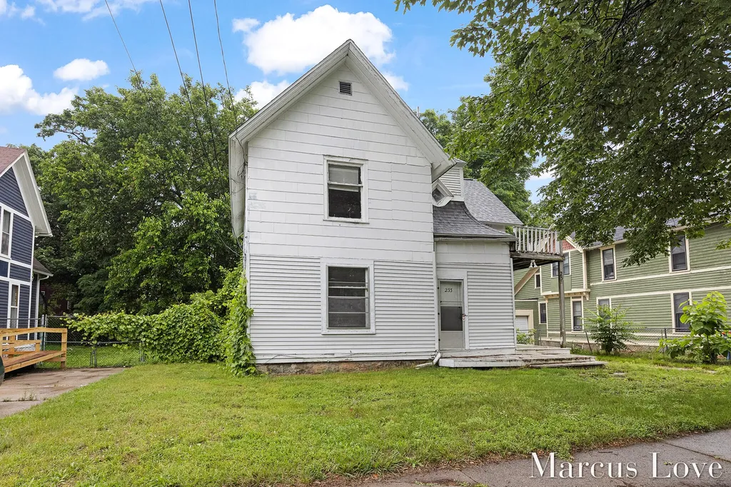 233 Hollister Avenue SE Grand Rapids City MI 49506