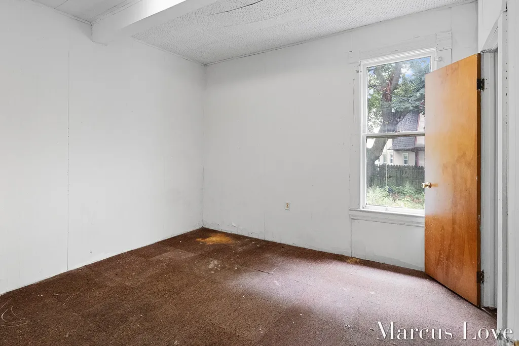 233 Hollister Avenue SE Grand Rapids City MI 49506