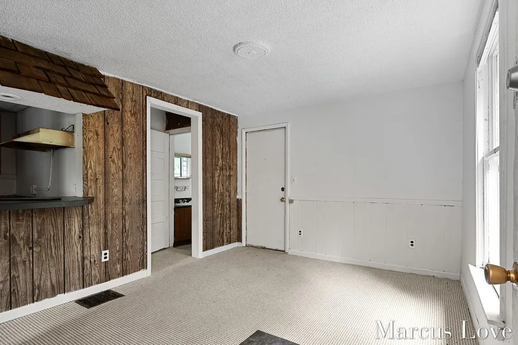 233 Hollister Avenue SE Grand Rapids City MI 49506