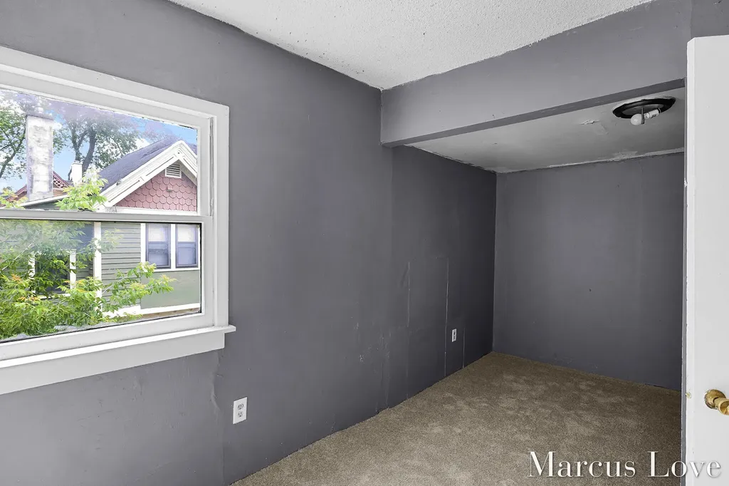 233 Hollister Avenue SE Grand Rapids City MI 49506