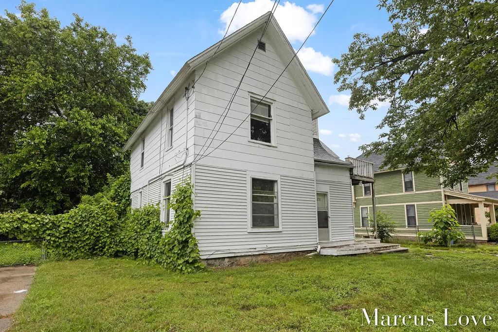 233 Hollister Avenue SE Grand Rapids City MI 49506