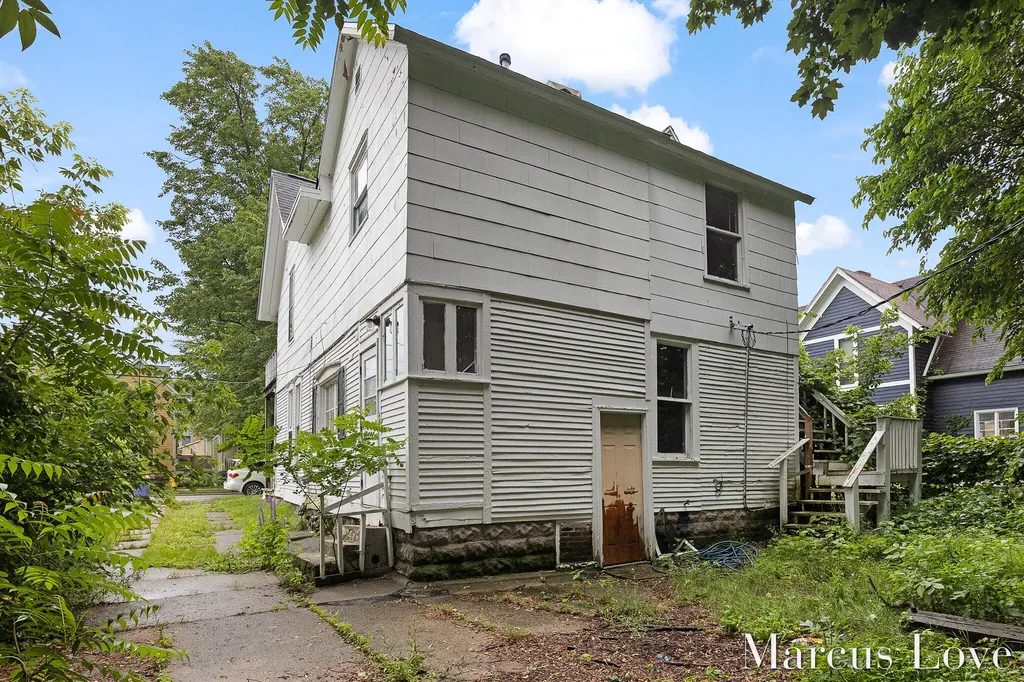 233 Hollister Avenue SE Grand Rapids City MI 49506