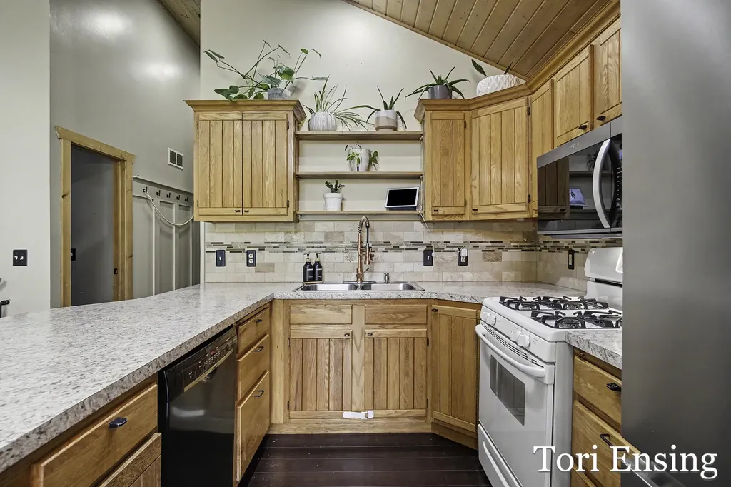 15400 Meddler Avenue NE Spencer Township MI 49326