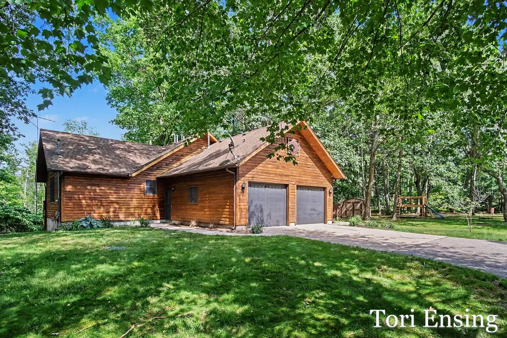 15400 Meddler Avenue NE Spencer Township MI 49326