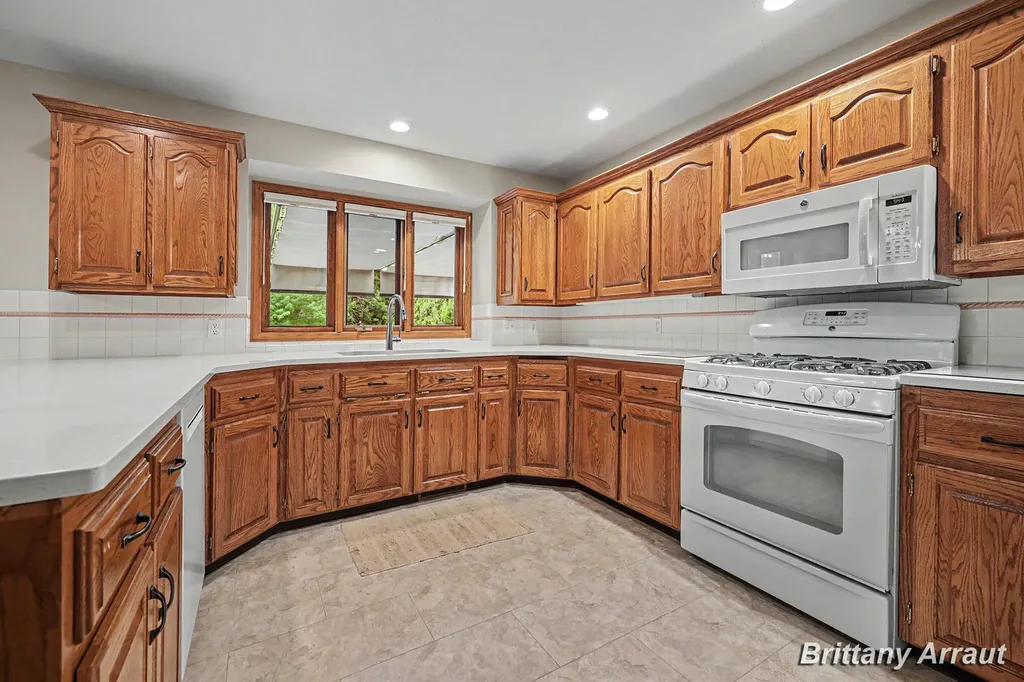 2289 Pheasant Avenue NW Walker City MI 49534