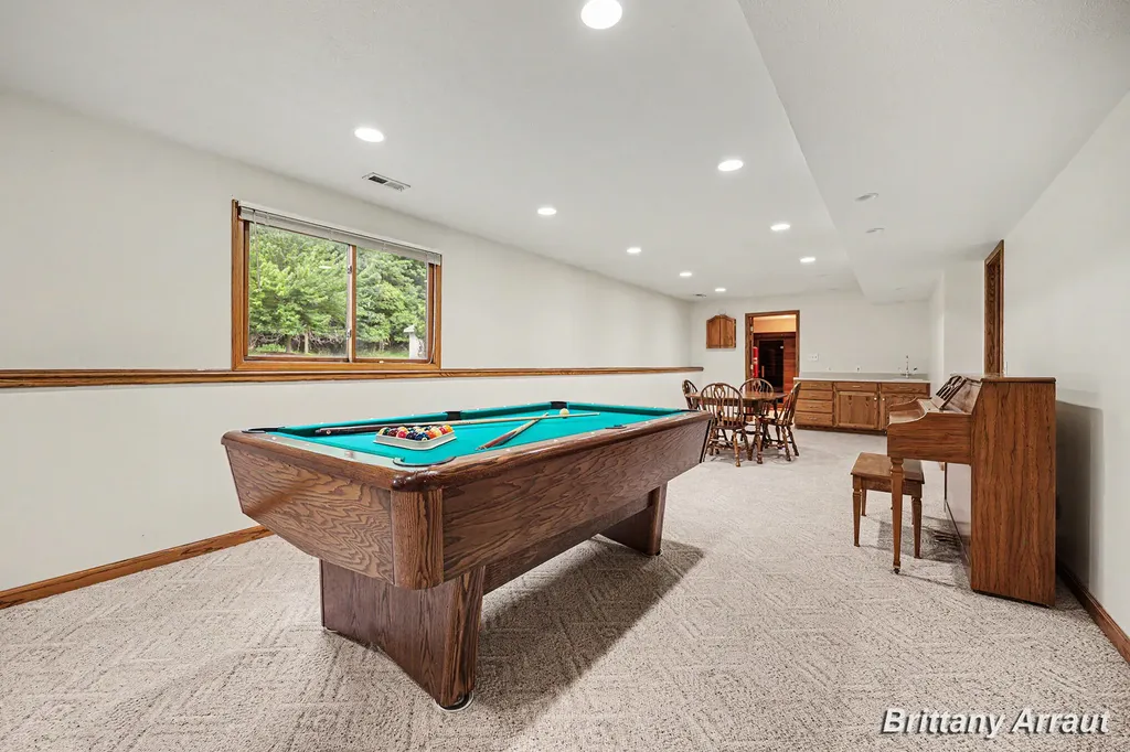 2289 Pheasant Avenue NW Walker City MI 49534