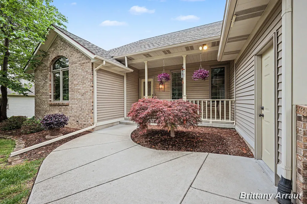 2289 Pheasant Avenue NW Walker City MI 49534
