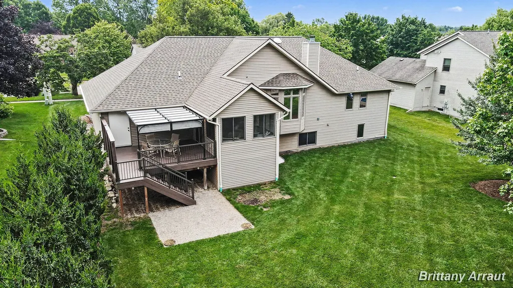 2289 Pheasant Avenue NW Walker City MI 49534