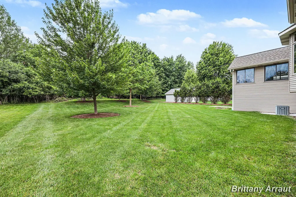 2289 Pheasant Avenue NW Walker City MI 49534