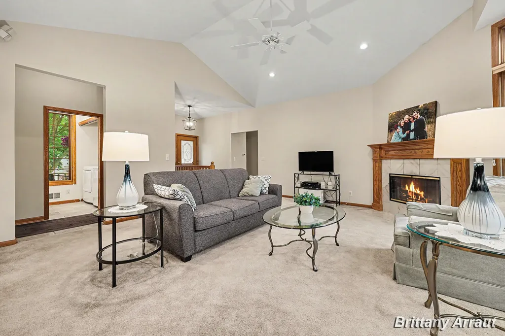 2289 Pheasant Avenue NW Walker City MI 49534