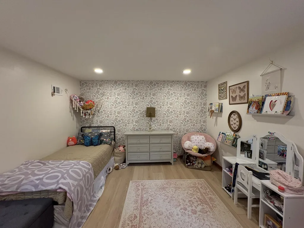 322 Maynard Avenue SW Walker City MI 49534