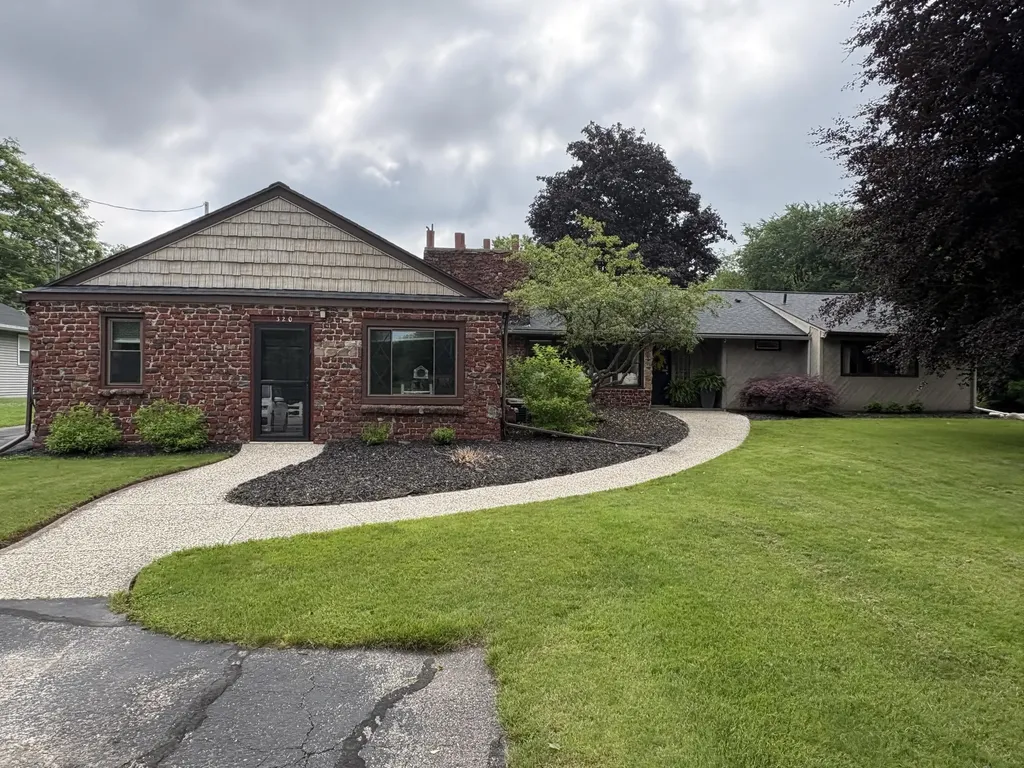 322 Maynard Avenue SW Walker City MI 49534