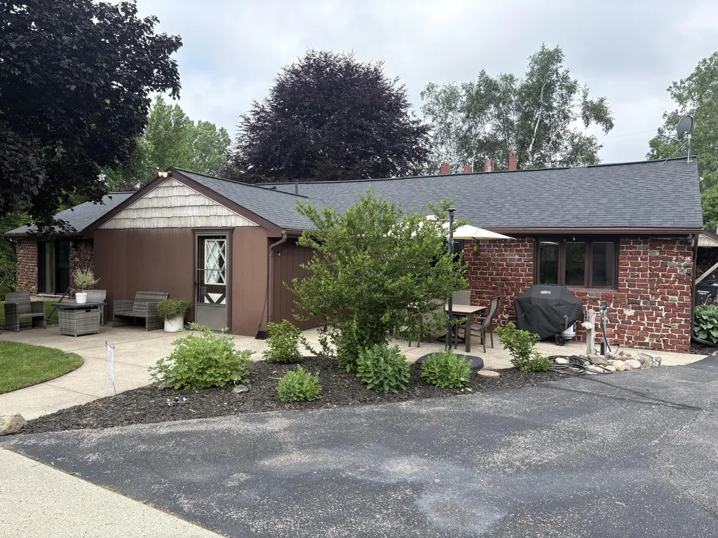 322 Maynard Avenue SW Walker City MI 49534