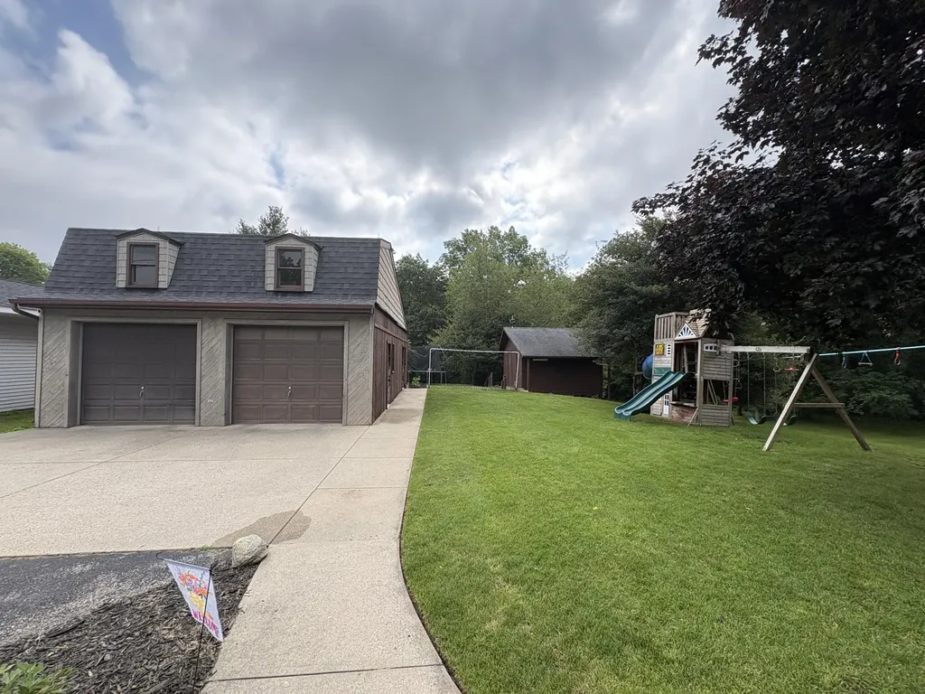 322 Maynard Avenue SW Walker City MI 49534