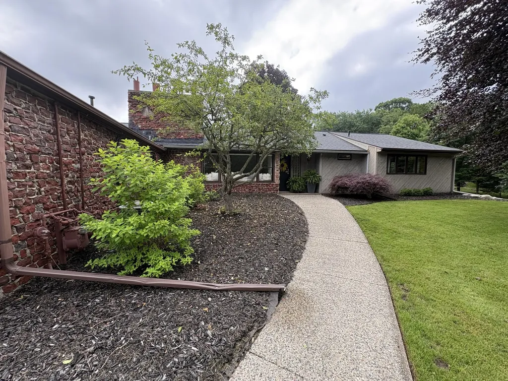 322 Maynard Avenue SW Walker City MI 49534