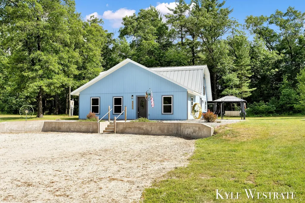 5953 S Newcosta Avenue Croton Township MI 49337