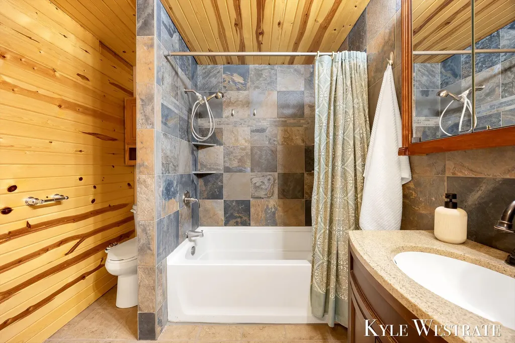 5953 S Newcosta Avenue Croton Township MI 49337
