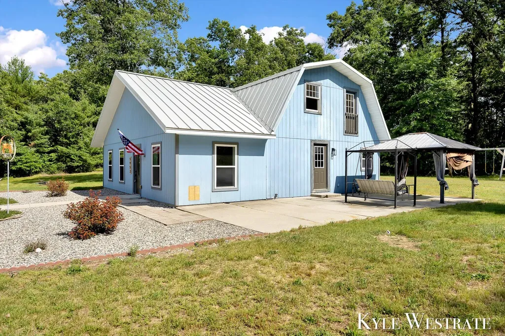 5953 S Newcosta Avenue Croton Township MI 49337