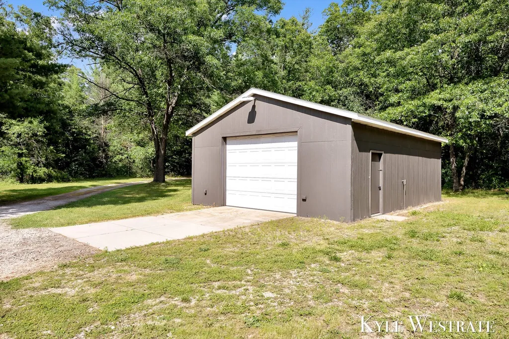 5953 S Newcosta Avenue Croton Township MI 49337