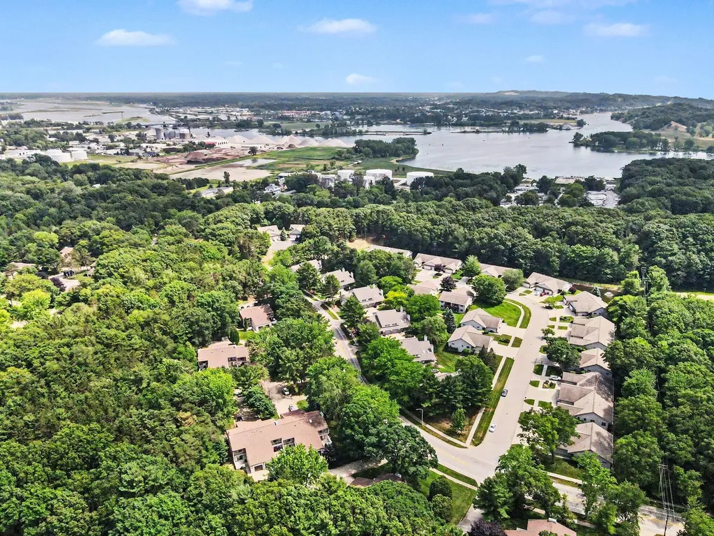 17570 Parkwood Drive Ferrysburg City MI 49456
