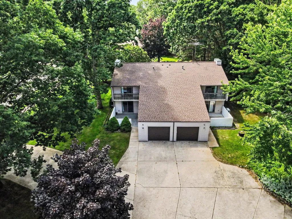 17570 Parkwood Drive Ferrysburg City MI 49456