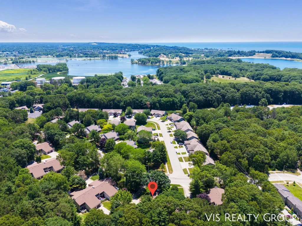 17570 Parkwood Drive Ferrysburg City MI 49456