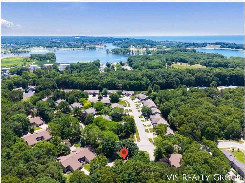 17570 Parkwood Drive Ferrysburg City MI 49456