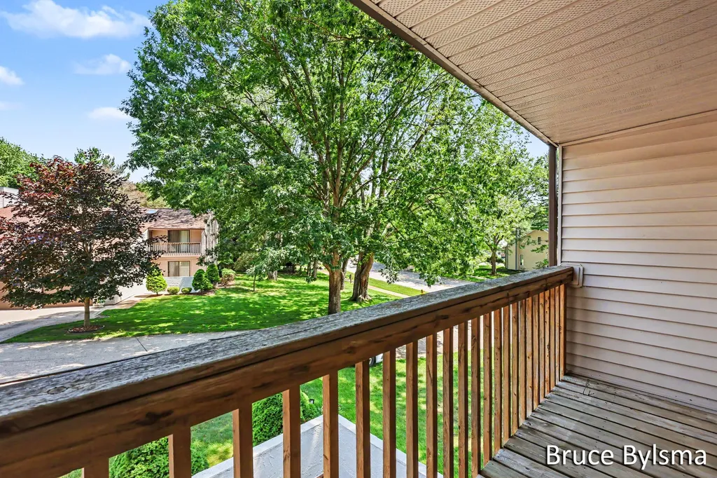 17570 Parkwood Drive Ferrysburg City MI 49456