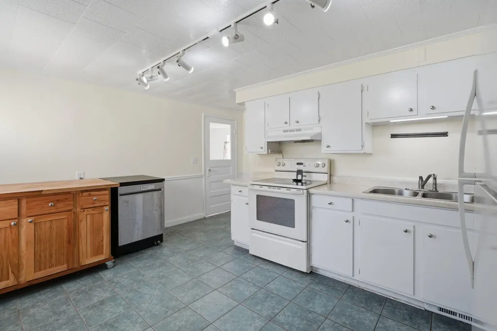 579 38th Street Cheshire Township MI 49010
