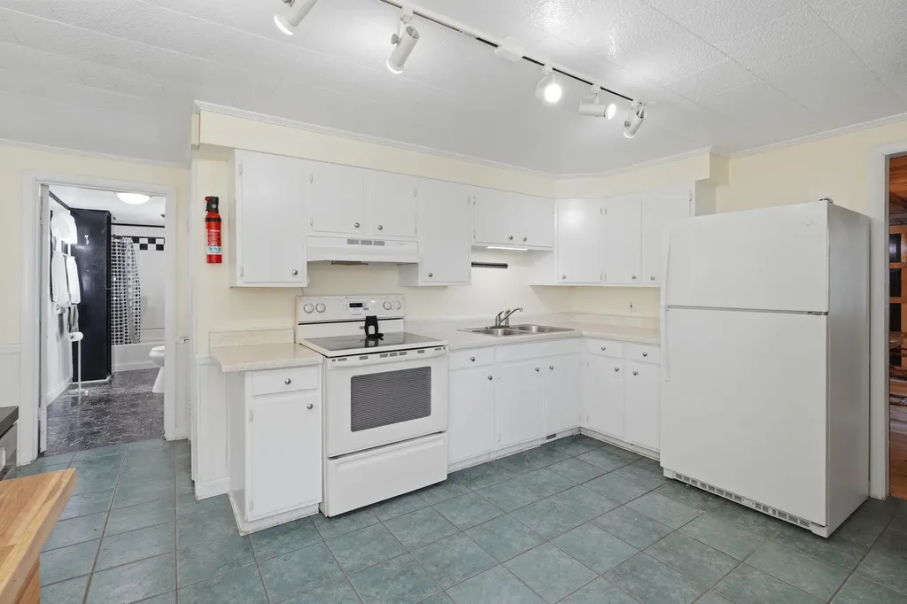 579 38th Street Cheshire Township MI 49010