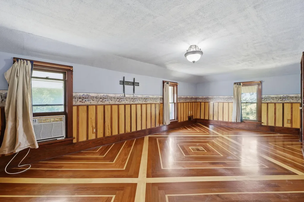579 38th Street Cheshire Township MI 49010