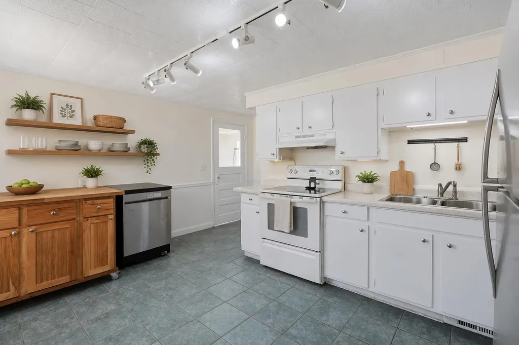 579 38th Street Cheshire Township MI 49010