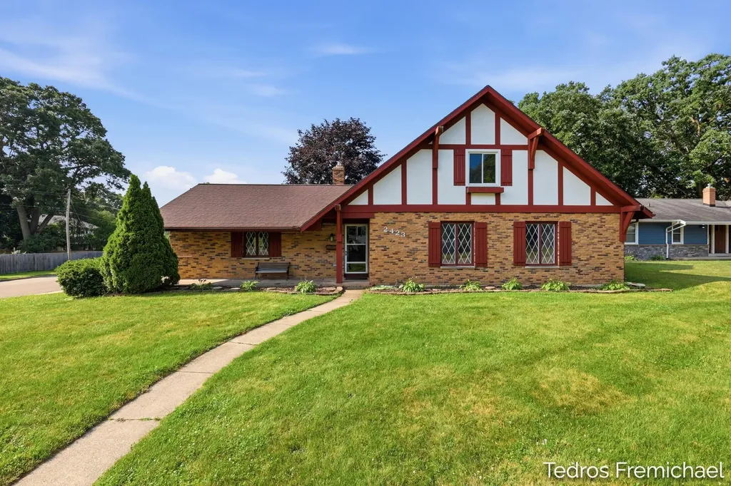 2423 Ridgefield Road Portage City MI 49024