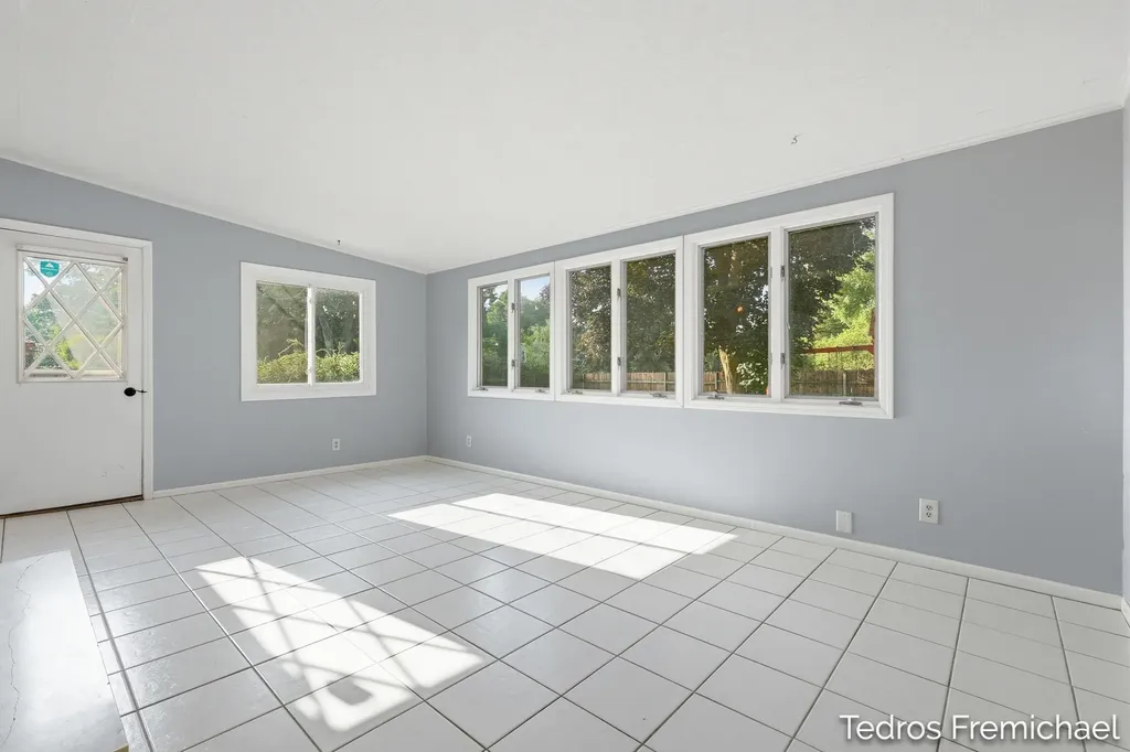 2423 Ridgefield Road Portage City MI 49024