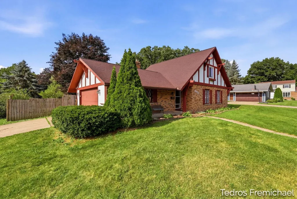 2423 Ridgefield Road Portage City MI 49024