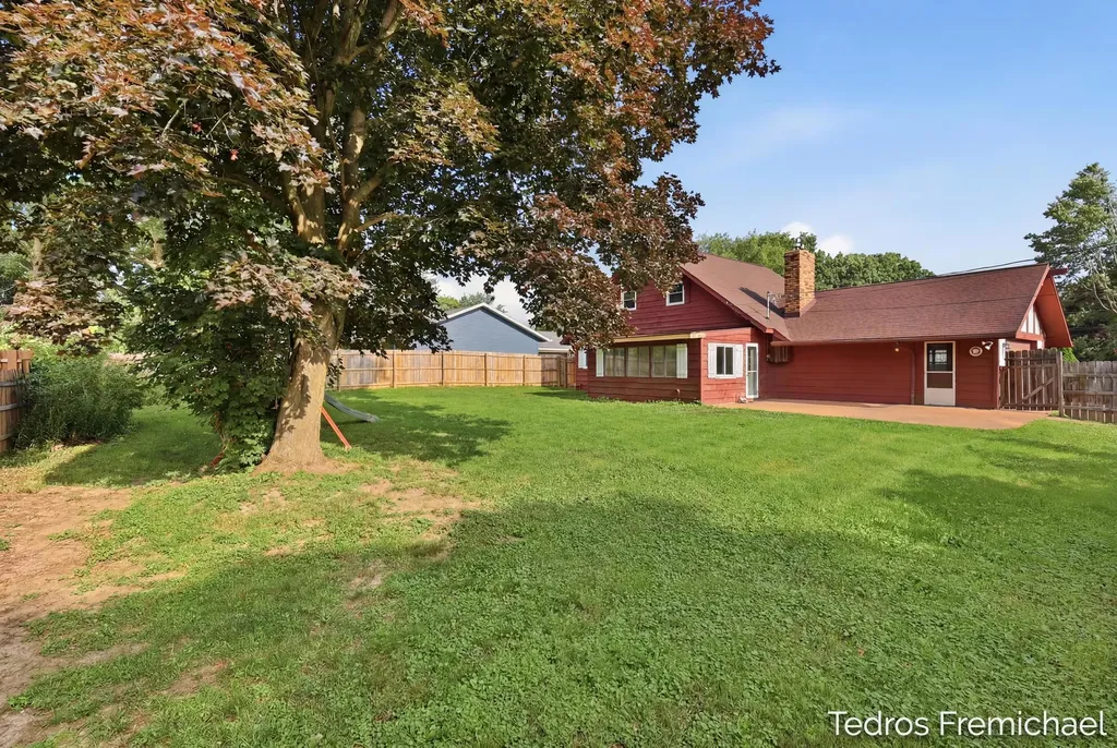 2423 Ridgefield Road Portage City MI 49024