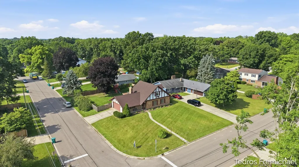 2423 Ridgefield Road Portage City MI 49024