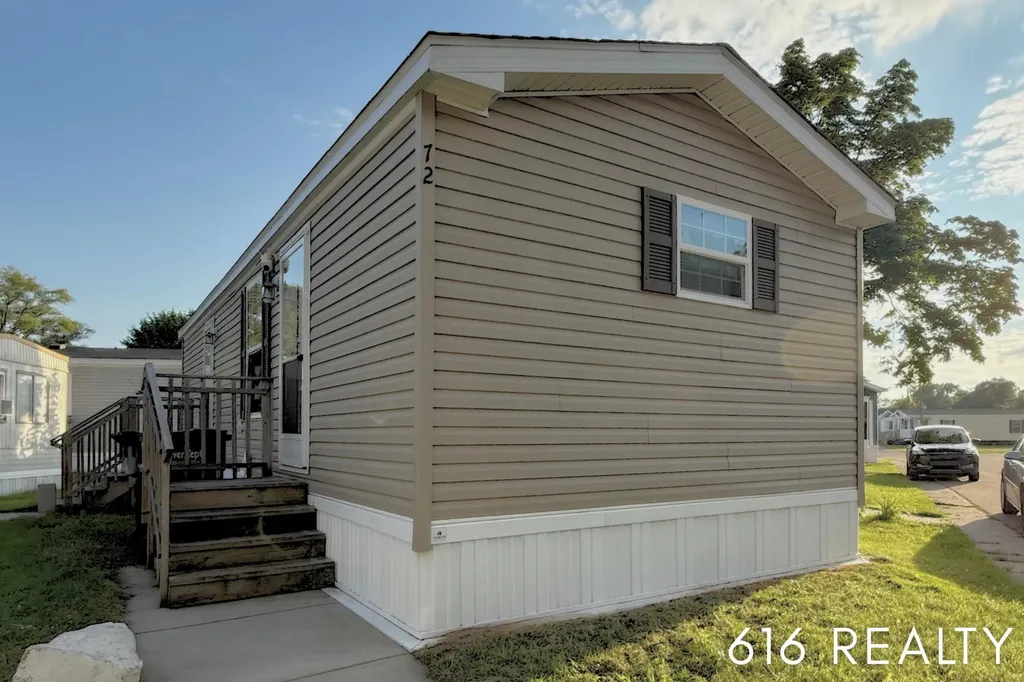 72 N Green Meadow Street SE Gaines Charter Township MI 49548