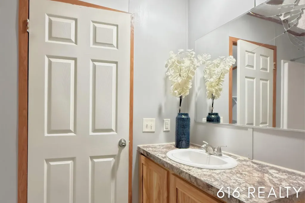 72 N Green Meadow Street SE Gaines Charter Township MI 49548