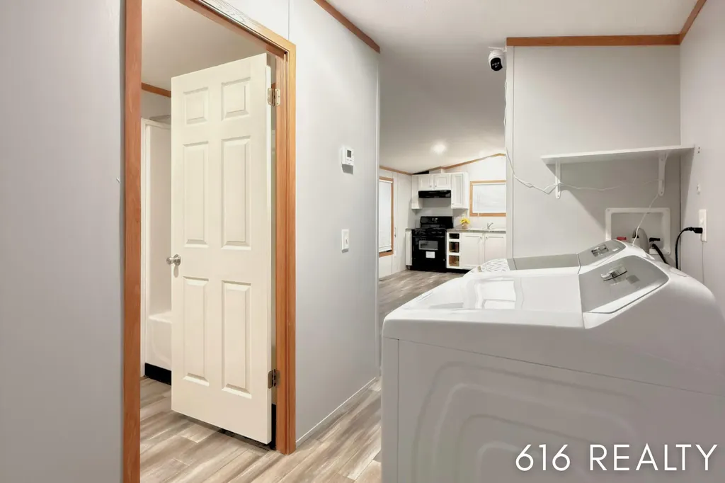72 N Green Meadow Street SE Gaines Charter Township MI 49548