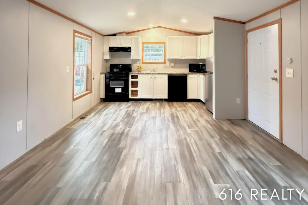 72 N Green Meadow Street SE Gaines Charter Township MI 49548